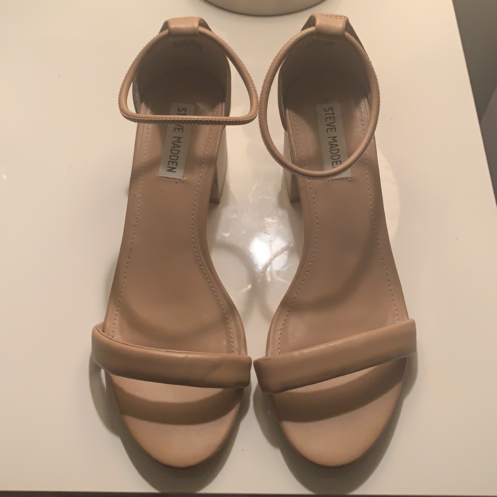Steve Madden block heel nude sandals size 8.5